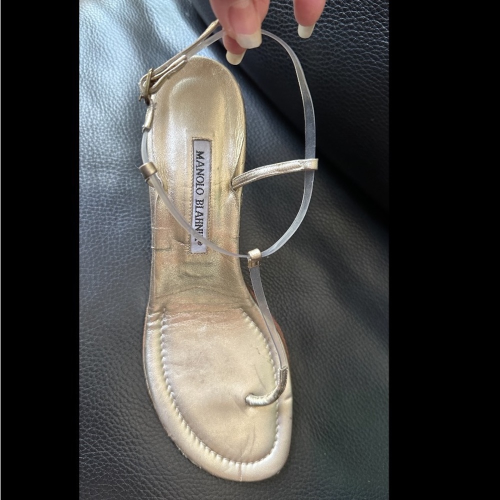 MANOLO BLAHNIK METALLIC GOLD LEATHER CLEAR PVC STRAPPY HEELS SANDALS THONG 40.5 - Picture 3 of 12